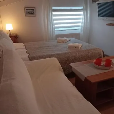 Δωμάτια σε οικογενειακή κατοικία Marina Sun *